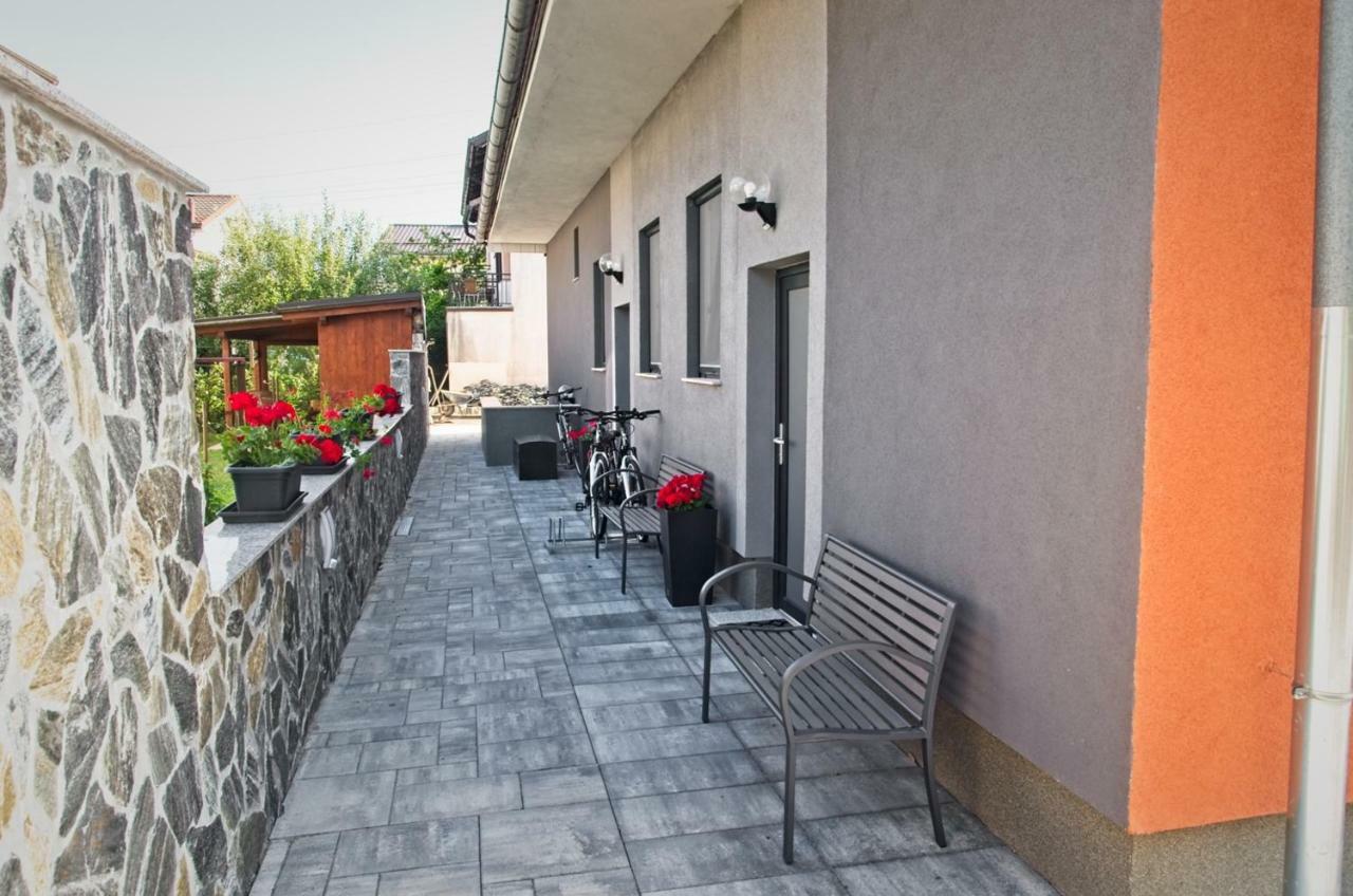 Apartments Drevi Liubliana Exterior foto