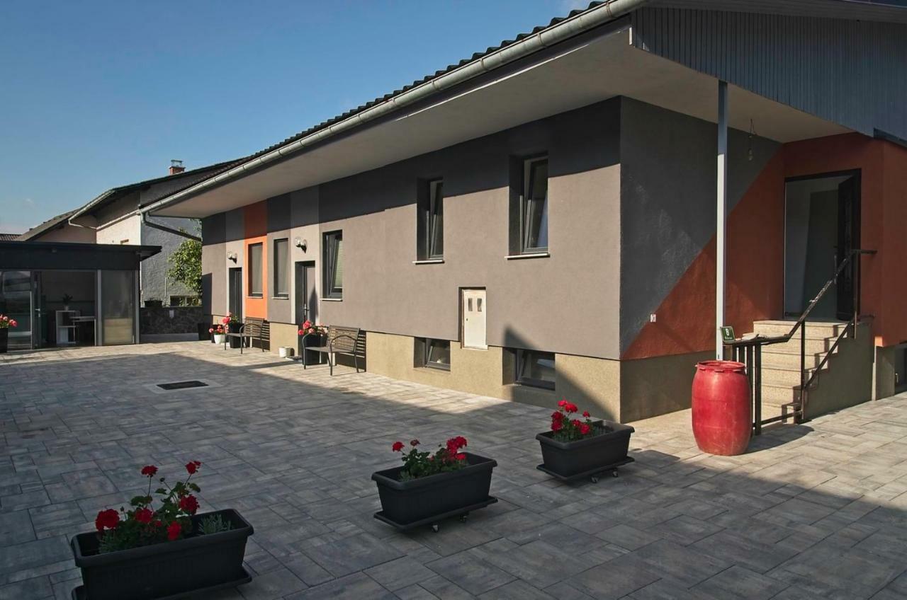 Apartments Drevi Liubliana Exterior foto
